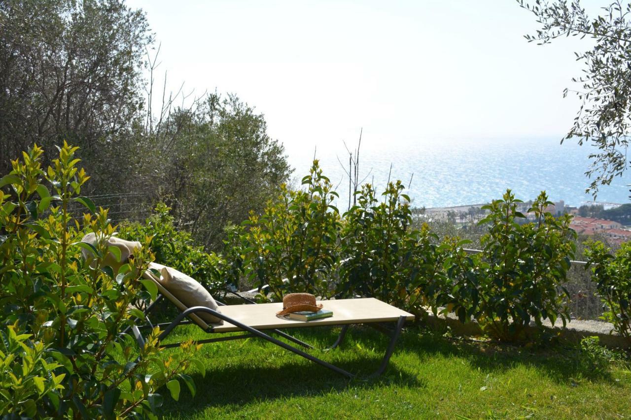 La Torretta Villa Империа Екстериор снимка